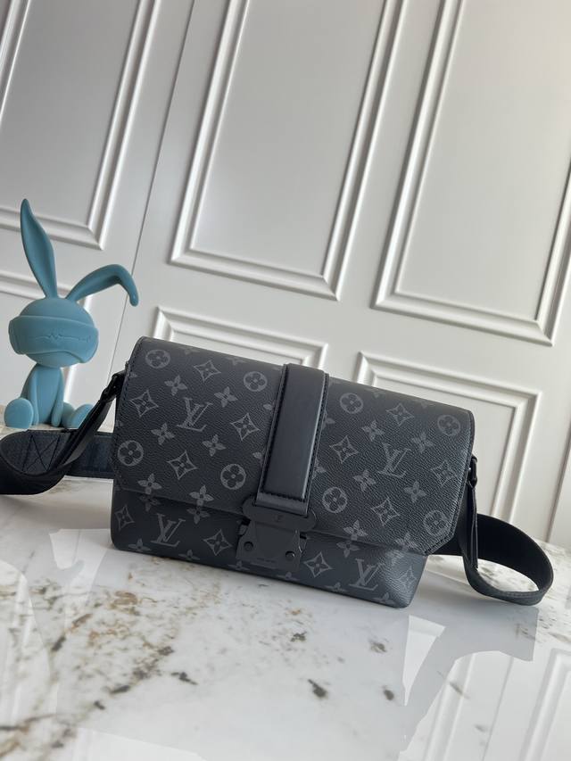 芯片版 顶级原单 M46794黑花 M23741压花 S-Cape 邮差包取材 Monogram 黑花 Taurillon 皮革，新颖开合设计回溯 George