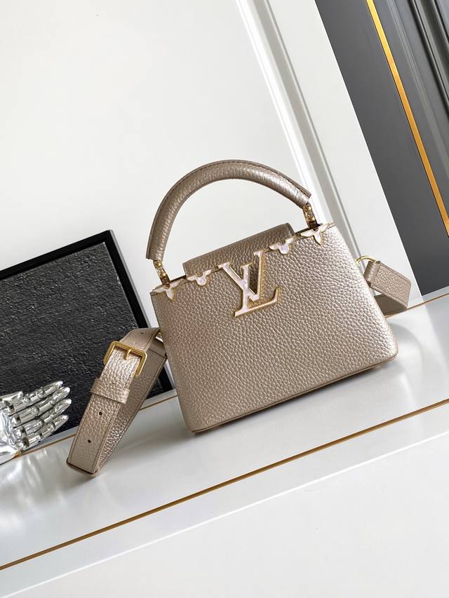 动态芯片，特级专供代购，M11341金色 详细特征:21X14X8厘米 长度 X 高 X 宽