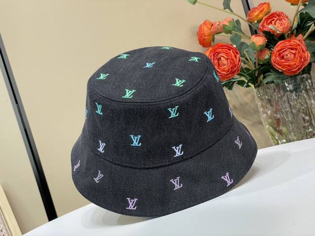 顶级原单复刻独家实拍 Lv Blason Shading Denim 双面渔夫帽子 M7978M 黑色 彩字 提花 Lv Blason Shading Deni 顶级原单复刻独家实拍 Lv Blason Shading Denim 双面渔夫帽子 M7978M 黑色 彩字 提花 Lv Blason Shading Deni