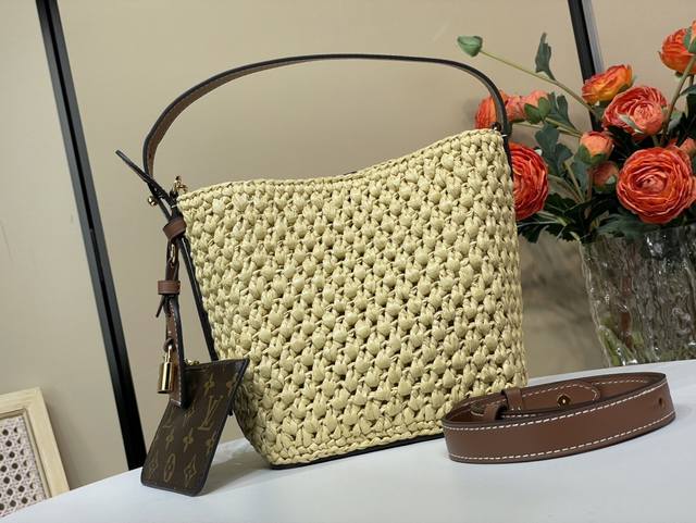 顶级原单复刻独家实拍 All In Bb 水桶 手袋 M14217 棕色 编织 本款 All In Bb 手袋以法国南部的悠闲格调演绎度假风范，再度印证品牌精湛