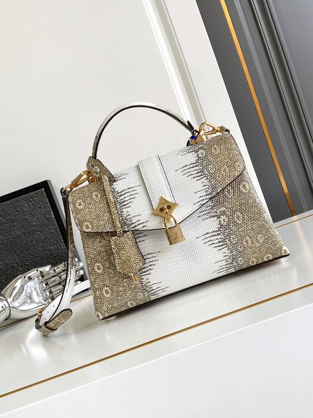 动态芯片，特级原厂皮，M87095鎏金 尺寸:27×18×9Cm