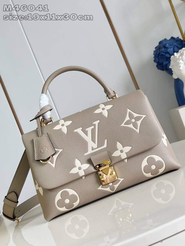 出厂价P 顶级原单 M46041灰丝印 本款 Madeleine 中号手袋取材 Monogram Empreinte 牛皮革,以压印和印花工艺呈现大号 Mono 出厂价P 顶级原单 M46041灰丝印 本款 Madeleine 中号手袋取材 Monogram Empreinte 牛皮革,以压印和印花工艺呈现大号 Mono