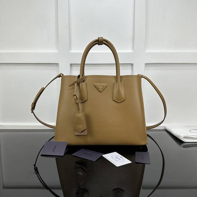 Prada 新款专柜品质,顶级原单货 原厂皮,原厂五金、实物实拍,款号:1Bg775焦糖粗十字纹 焦糖羊皮里 大号 尺寸:W33Xh24.5Xd14Cm, Prada 新款专柜品质,顶级原单货 原厂皮,原厂五金、实物实拍,款号:1Bg775焦糖粗十字纹 焦糖羊皮里 大号 尺寸:W33Xh24.5Xd14Cm,