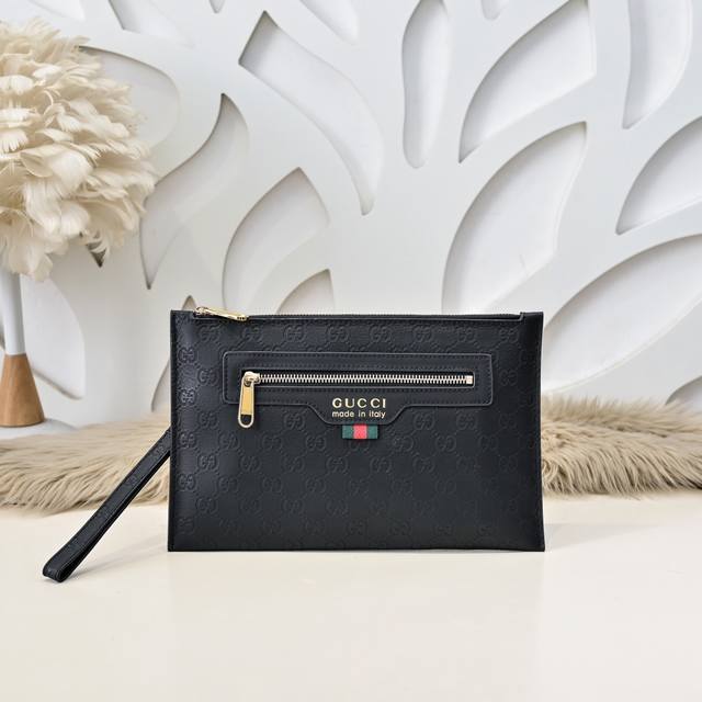 Gucci-古奇最新款男士手包采用进口小牛皮 皮质柔软 手感超赞 做工精致 高贵五金 细节完美 时尚休闲百搭 质量与质感都能衬托出你独特的品味尺寸：28.18.