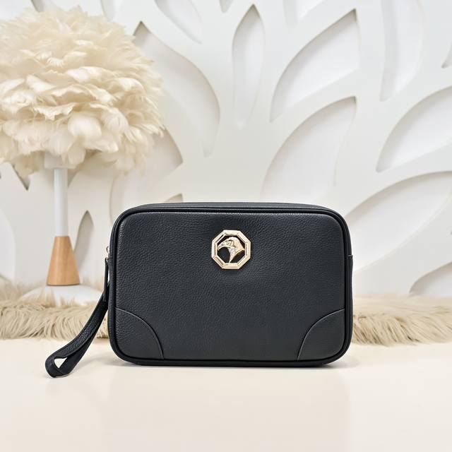 Stefano Ricci-史蒂芬 专柜最新款男士手拿包采用进口小牛皮制作 皮质柔软 纹路清晰可见 手感超赞 高贵五金 时尚鹰头金标 质量看得见 高档大气上档次