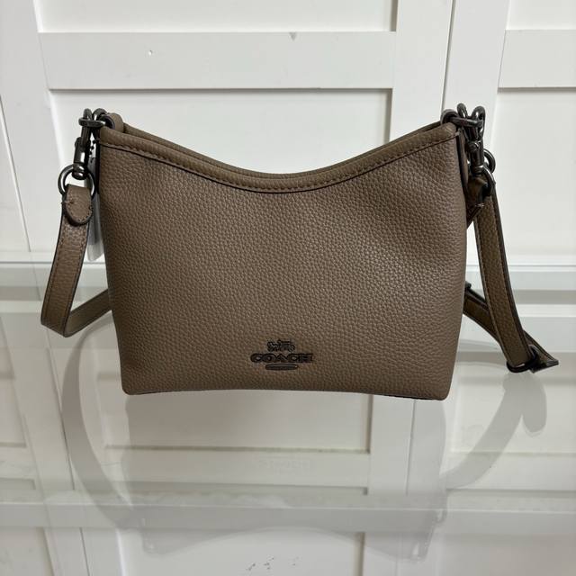 C 新款Coach蔻家女包Laurel流浪包小号单肩斜跨手提包腋下包 Cbh16 尺寸 19*8*15 C 新款Coach蔻家女包Laurel流浪包小号单肩斜跨手提包腋下包 Cbh16 尺寸 19*8*15