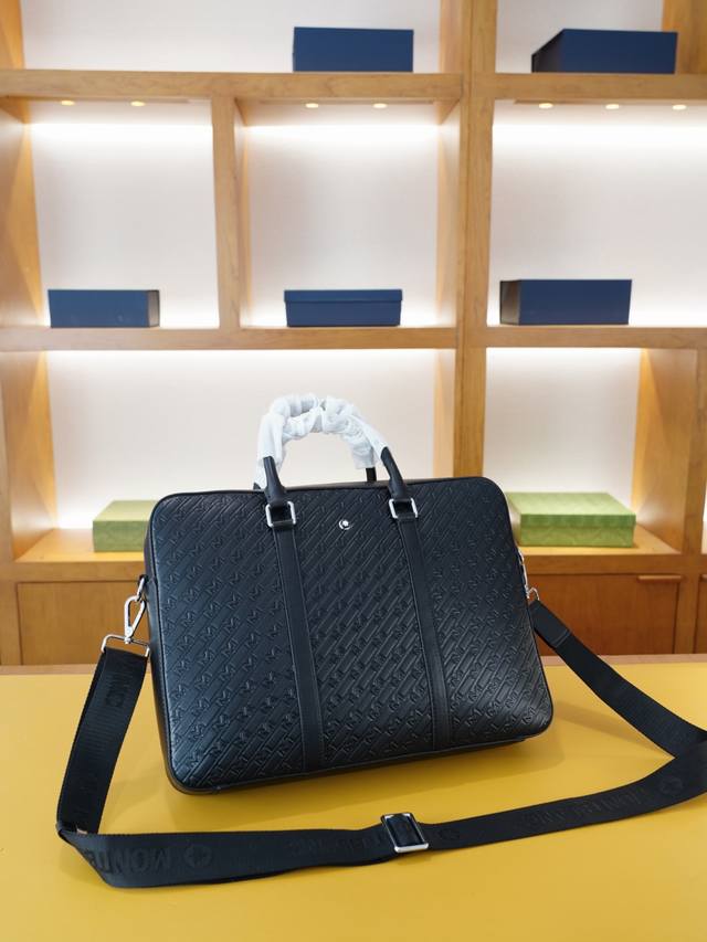 Mont Blanc 万宝龙 官网同步 高版本 手提斜挎背包 永恒不过时的标志性产品 纯原单小牛皮 顶级五金制作 非市面普通版本 贸易公司订单货 今年最爱的款式