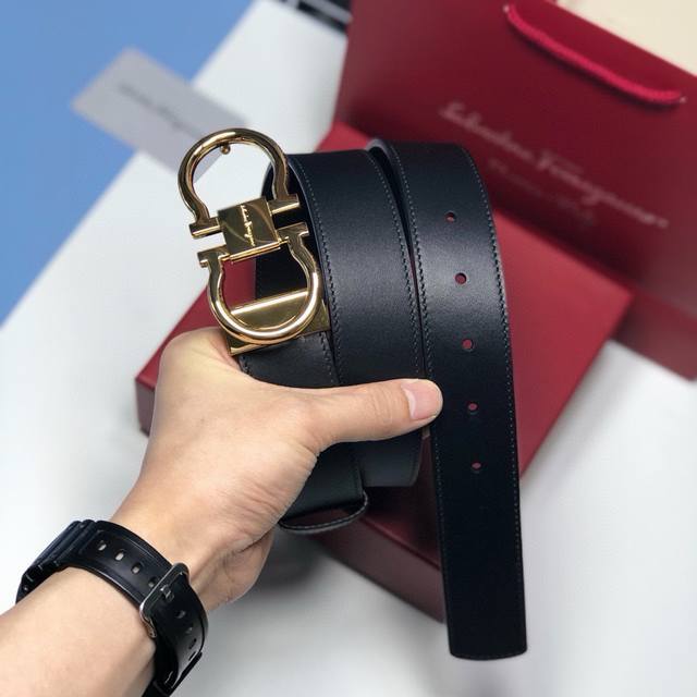 菲拉格幕最新款，带身釆用双面进囗原版牛皮，带身宽度3.5Cm 可自行裁剪，五金独家定制高档尾夹扣，优雅奢华休闲款，时尚品味，值得拥有批：