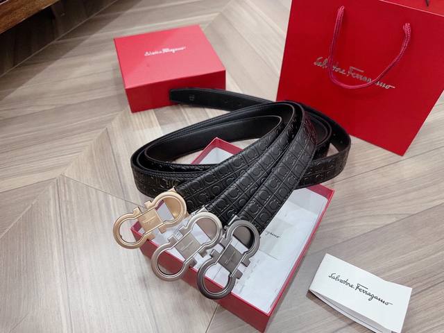 如果不知道送男朋友 送客户 送老公 哪款皮带,选菲拉格慕绝对错不了啦!配正装,多了一份内涵,低调中带着稳。配休闲牛仔裤,多一份阳光帅气,任何年龄都百搭,性价比超 如果不知道送男朋友 送客户 送老公 哪款皮带,选菲拉格慕绝对错不了啦!配正装,多了一份内涵,低调中带着稳。配休闲牛仔裤,多一份阳光帅气,任何年龄都百搭,性价比超