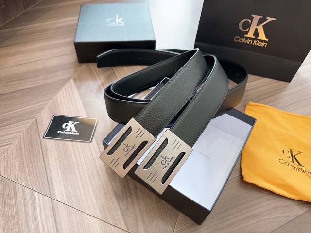 Ck 美国品牌 为全球最大的高级时尚控股公司以传统手工设计和款式新颖誉满全球 此款采用纯牛皮名师制作 双面可用 随心驾驭[奸笑] 附带原版包装 宽度3.8厘米。