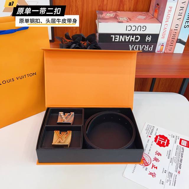 ①带①扣 ①带②扣225 原单钢扣版路易L家 正版开模 此款腰带双面采用原厂牛皮带身，精密电镀标志性纯钢搭扣 对版专柜。4.0Cm 如需木盒40