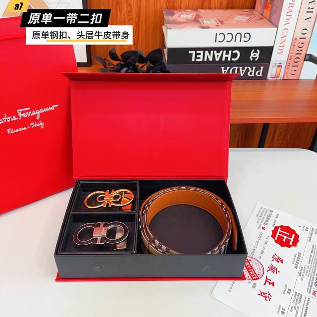 ①带①扣 ①带②扣 原单钢扣版菲拉F家 正版开模 此款腰带双面采用原厂牛皮带身,精密电镀标志性纯钢搭扣 对版专柜。3.5Cm 如需木盒40 ①带①扣 ①带②扣 原单钢扣版菲拉F家 正版开模 此款腰带双面采用原厂牛皮带身,精密电镀标志性纯钢搭扣 对版专柜。3.5Cm 如需木盒40