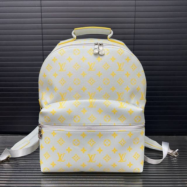 Louisvuitton 路易威登 Discovery双肩包 大容量男士背包 书包 经典百搭 实物拍摄 配送防尘袋 38 X 30 Cm。