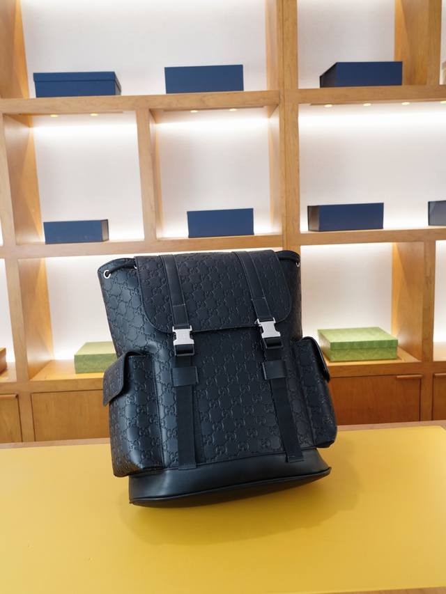 Gucci 古驰 官网同步 高版本 原厂双肩背包 不要错过 全小牛皮制作 品质极好 超大容量 非市面普通货 来自贸易公司的狠货.. 强调一下 原厂 一直是抢爆的