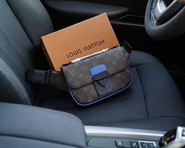 路易威登 官网同步 高版本 单肩斜挎胸包 永恒不过时的标志性产品 纯原单牛皮 顶级五金制作 非市面普通版本 今年Lv最爱的款式 全部实拍 实用性非常高 完全不用