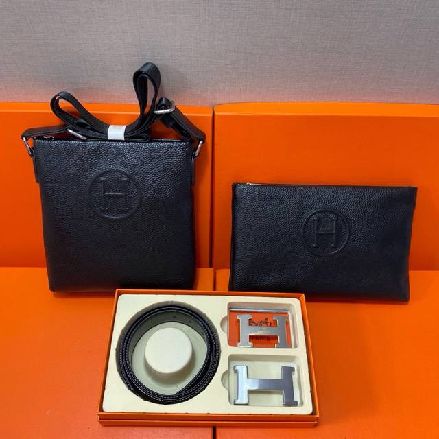 爱马仕HermèS 头层皮质组合礼盒包装腰带俩款包包超级组合 公文包包是很实用的选择。手提包日常是非常适合的。 双扣皮带：头层皮质带身搭配3.8Cm广州原版扣头