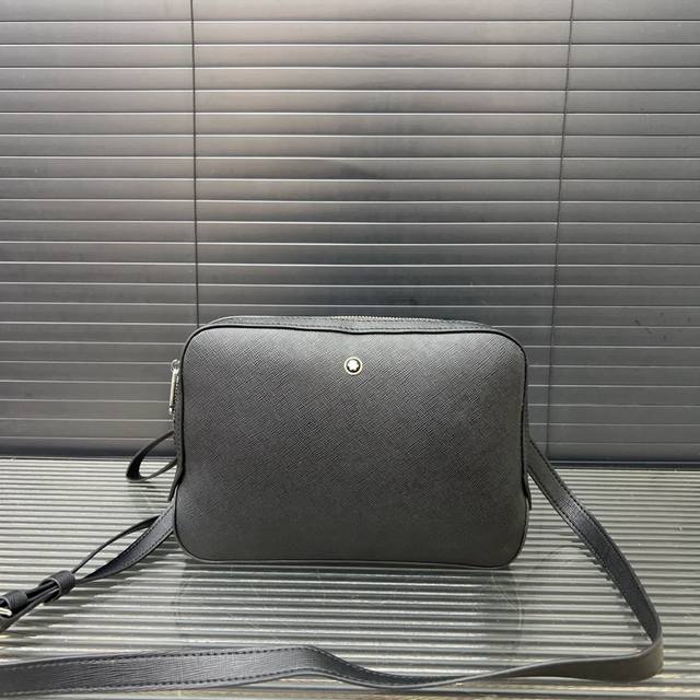 Montblanc 万宝龙 牛皮相机包单肩斜挎包 多功能手提包 实物拍摄 原厂原版面料 配送防尘袋16 X 23Cm。