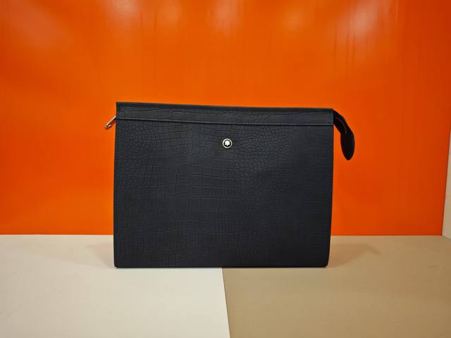 顶级专柜老鼠狠货2025最新款式万宝龙进口花皮男士手拿包火爆款大量出货拉,叫嚣专柜货顶级原单货纸上谈兵吹牛皮的咱不会，请让狠货说话。款式可以复制抄袭，材料做工骗