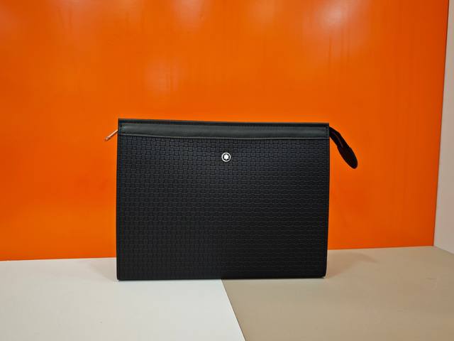 顶级专柜老鼠狠货2025最新款式万宝龙进口花皮男士手拿包火爆款大量出货拉,叫嚣专柜货顶级原单货纸上谈兵吹牛皮的咱不会,请让狠货说话。款式可以复制抄袭,材料做工骗 顶级专柜老鼠狠货2025最新款式万宝龙进口花皮男士手拿包火爆款大量出货拉,叫嚣专柜货顶级原单货纸上谈兵吹牛皮的咱不会,请让狠货说话。款式可以复制抄袭,材料做工骗