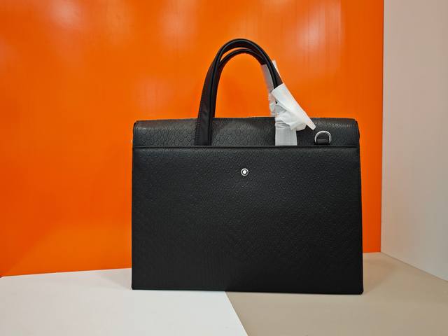 顶级专柜老鼠高端狠货2025最新火爆款万宝龙进口头层牛皮手提公文包火爆款大量出货啦,叫嚣专柜货顶级原单货纸上谈兵吹牛皮的咱不会,请让狠货说话。款式可以复制抄袭, 顶级专柜老鼠高端狠货2025最新火爆款万宝龙进口头层牛皮手提公文包火爆款大量出货啦,叫嚣专柜货顶级原单货纸上谈兵吹牛皮的咱不会,请让狠货说话。款式可以复制抄袭,