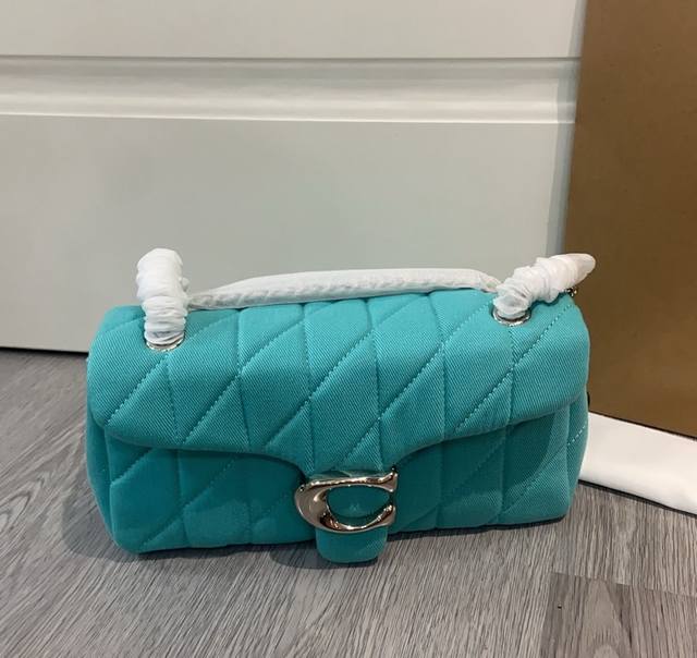 新品 女士菱格丹宁布料 绗缝酒神牛仔布Tabby 单肩包斜挎包链条包。 Cbg31 尺寸26-20-10