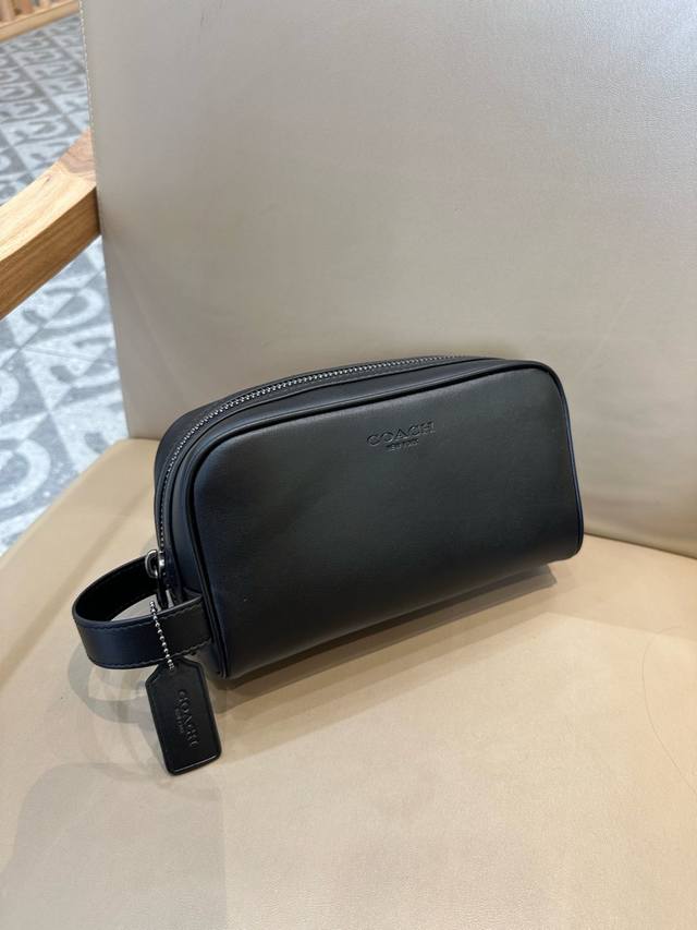 Coach 蔻驰奥莱 老花2515 平纹2522 经典标志老花小号旅行用品包 化妆包 收纳包，人造革配牛皮革，内置多功能袋，拉链封口，织布衬里，垂直长度4.5C