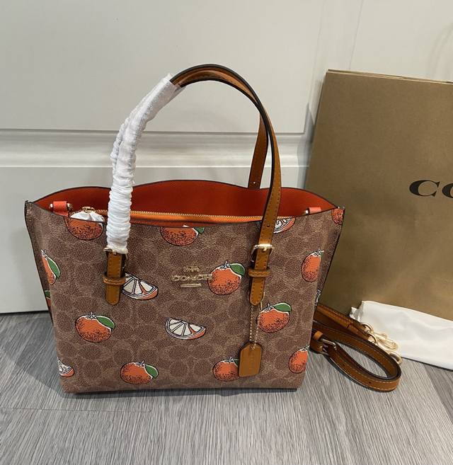 Coa*H Cbb55 夏日水果托特包包 草莓、柠檬、橙子全员到齐，夏天的快乐不止在冰美。尺寸25Cm