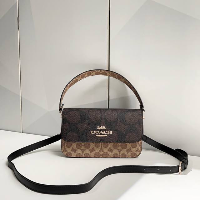 Coac新品 Caa83 经典腋下包Brynn新配色耶 大Logo 撞色拼接设计. Brynn 腋下包 隐藏式推压扣闭合设计 包身线条简洁,款式简约大方 风格经 Coac新品 Caa83 经典腋下包Brynn新配色耶 大Logo 撞色拼接设计. Brynn 腋下包 隐藏式推压扣闭合设计 包身线条简洁,款式简约大方 风格经