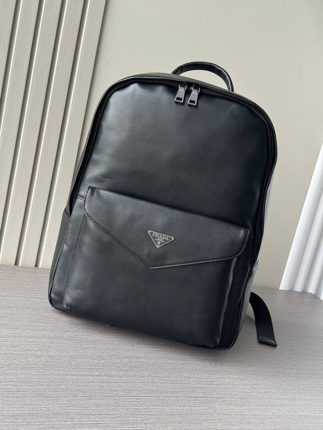 顶级专柜老鼠高端狠货2025最新火爆普拉达双肩背包大量出货啦,叫嚣专柜货顶级原单货纸上谈兵吹牛皮的咱不会,请让狠货说话。款式可以复制抄袭,材料做工骗不了懂的人。 顶级专柜老鼠高端狠货2025最新火爆普拉达双肩背包大量出货啦,叫嚣专柜货顶级原单货纸上谈兵吹牛皮的咱不会,请让狠货说话。款式可以复制抄袭,材料做工骗不了懂的人。