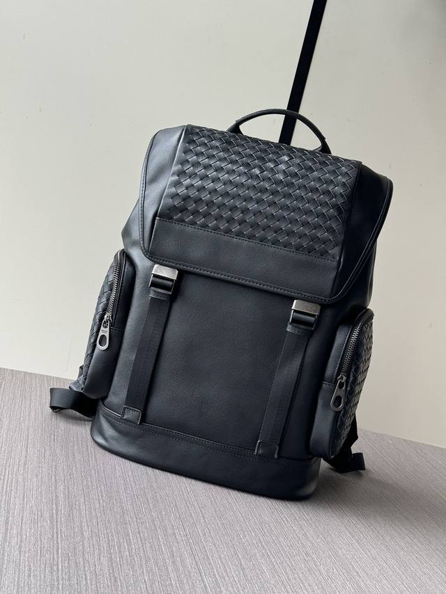 顶级专柜老鼠高端狠货 最新火爆款Bv纯手工编织双肩背包大量出货啦,叫嚣专柜货顶级原单货纸上谈兵吹牛皮的咱不会，请让狠货说话。款式可以复制抄袭，材料做工骗不了懂的