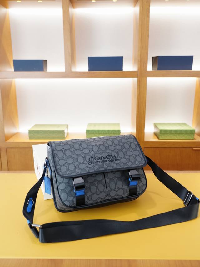 蔻驰 官网同步 高版本 斜挎单肩背包 永恒不过时的标志性产品 纯原单布料 顶级五金制作 非市面普通版本 今年Coach最爱的款式 全部实拍 实用性非常高 完全不