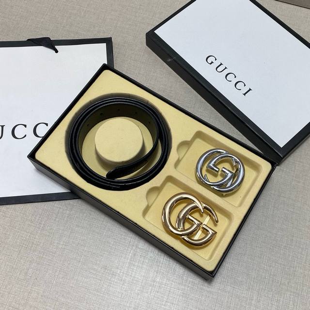 G精品款 ☆双扣礼盒套装 含礼盒 专柜有售 Gucci专柜在售正品 此款采用头层牛皮制作 走线油边细致 正品开模 搭配仿铜扣经久耐用、3.8Cm规格 送打眼针