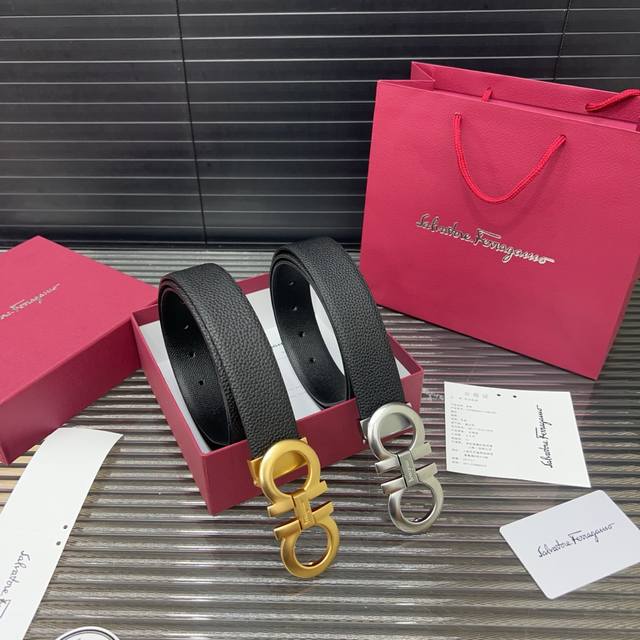 Ferragamo 菲拉格慕 钢扣牛皮腰带 男士经典款皮带 多色可选 时装搭配必备款 优质扣头 采用原厂牛皮带身 高品质全套包装 礼盒 礼袋 小票