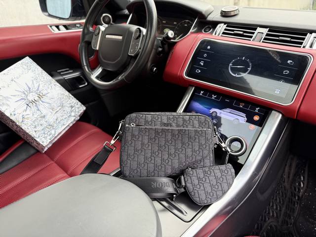 高端货 新款 “ Dior ”迪奥单肩包 Dior迪奥手提斜挎 差包 Dior迪奥 老花满印拉链开合 Oblique提花面料 斜挎单肩包 男款 黑色 进口原厂帆