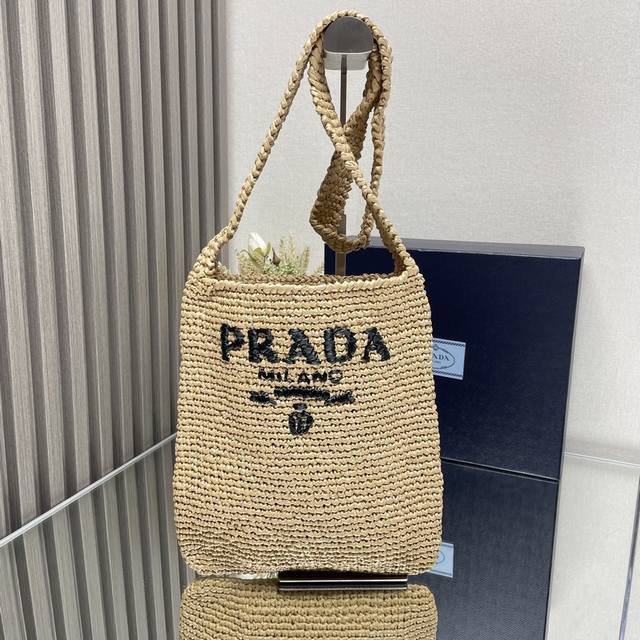 顶级原单 Prada新款拉菲草编Tote斜挎包！1Bc184 杏色 独家新品满满的艺术气息～拉菲草编织非常扎实 超有质感 日常搭配私服也不会出错的单品 自然风的