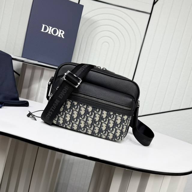 市场最高版本 原单品质 正品打版 保证进口头层牛皮，拒绝二层皮，拒绝超纤皮 Rider 2.0 拉链式信使包 米色和黑色 Oblique 印花面料搭配黑色粒面牛