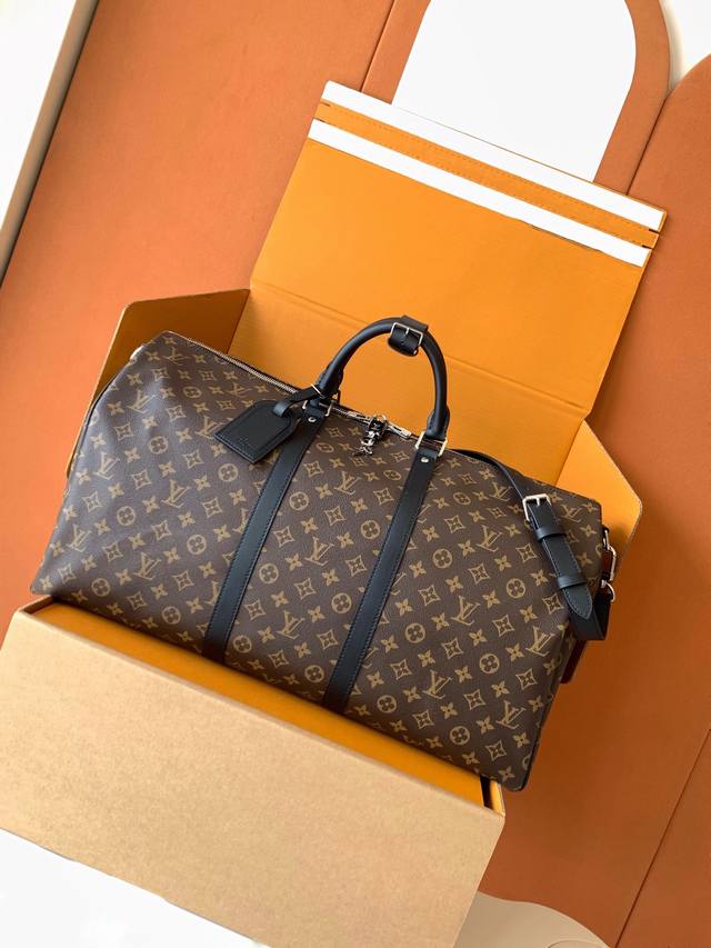 特级全钢 免税版Lv Keepall 55旅行袋 配肩带 型号:M56714老花配黑皮55 升级回货! Keepall是Lv旅行袋系列中的经典 中号Keepal 特级全钢 免税版Lv Keepall 55旅行袋 配肩带 型号:M56714老花配黑皮55 升级回货! Keepall是Lv旅行袋系列中的经典 中号Keepal