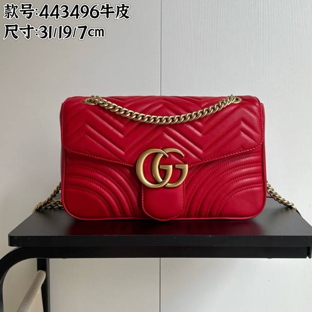 升级版实拍# 型号：443496牛皮红 尺寸：31-19-7Cm 新版本升级版型和五金 加量不加价 Gg Marmont系列大号31Cm 经典双G 五金Logo