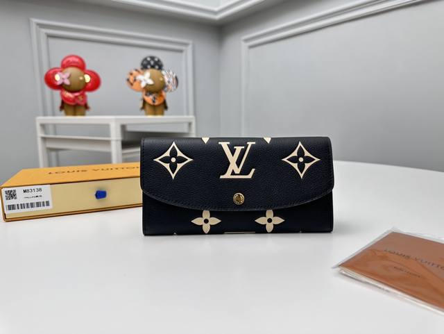 工厂P价 顶级原单 M82340黑色，M83138黑色這款設計纖巧高雅Emilie錢包以Monogram Empreinte壓花粒面牛皮製成，可作手拿包攜帶。特