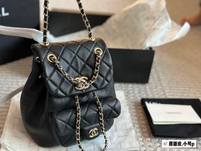 原版皮 配盒 小号Size：18*16Cm 小香家 Duma 双肩包 包包质感超好！ 淡金色金属！羊皮！ 本季最可爱的双肩包 单肩 双肩手提