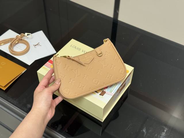 配折叠盒 Size:20Cm Lv麻将包 ! 复刻版 小牛皮 长肩带!链条! 统统都有!! 配折叠盒 Size:20Cm Lv麻将包 ! 复刻版 小牛皮 长肩带!链条! 统统都有!!