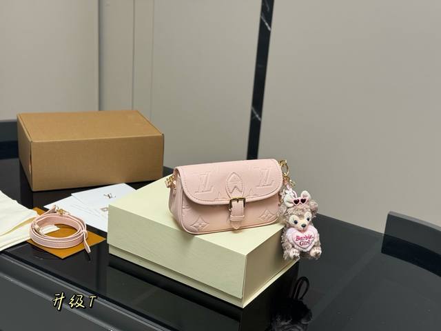 配折叠盒飞机盒 Size：20*13Cm Lv Diane大象灰法棍迷你 也出Nano尺寸了 真的难以置信！