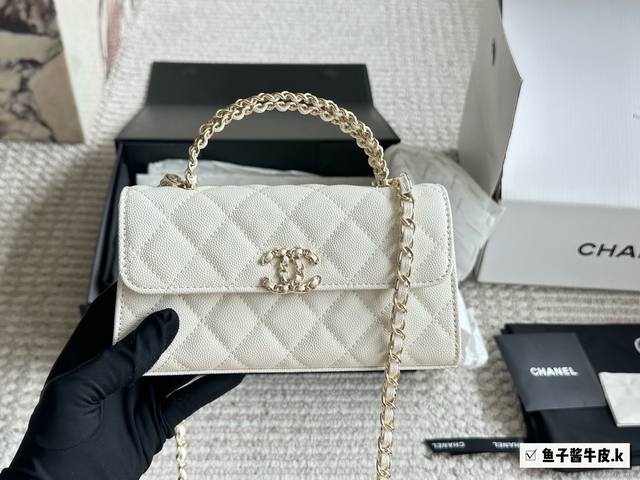 牛皮 配盒 Size：19*10Cm 小香家 23Kelly手机包 这个包型就是一整个爱住 小Kelly 香奶奶 精致可爱 可以放手机 可以手拎可以斜挎 还是鱼