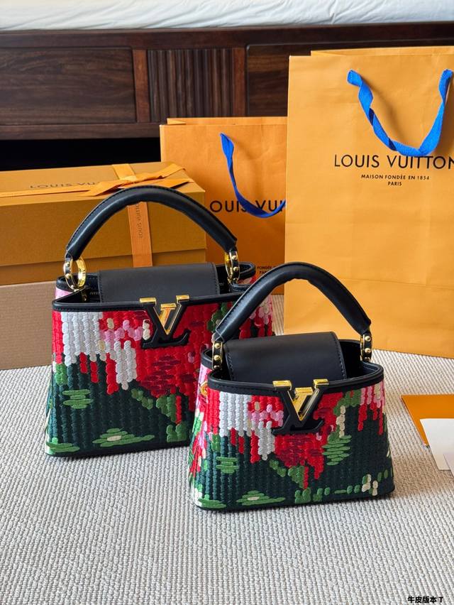 牛皮版本 Lv Capucines 作为Lv代表性高定包款之一的Capucines手袋，每一季都会尝试不同的设计，并搭配新配色、新材质与新饰面。更加高端气质。