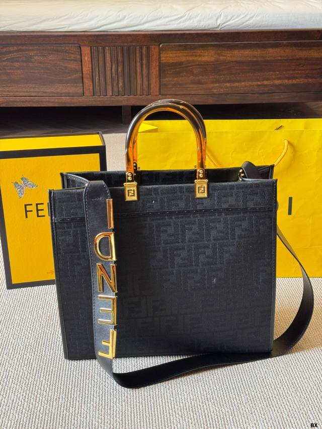 原版布 F家 Fendi Peekabo 购物袋 经典的Tote造型！托特包 尺寸：大号35 30Cm