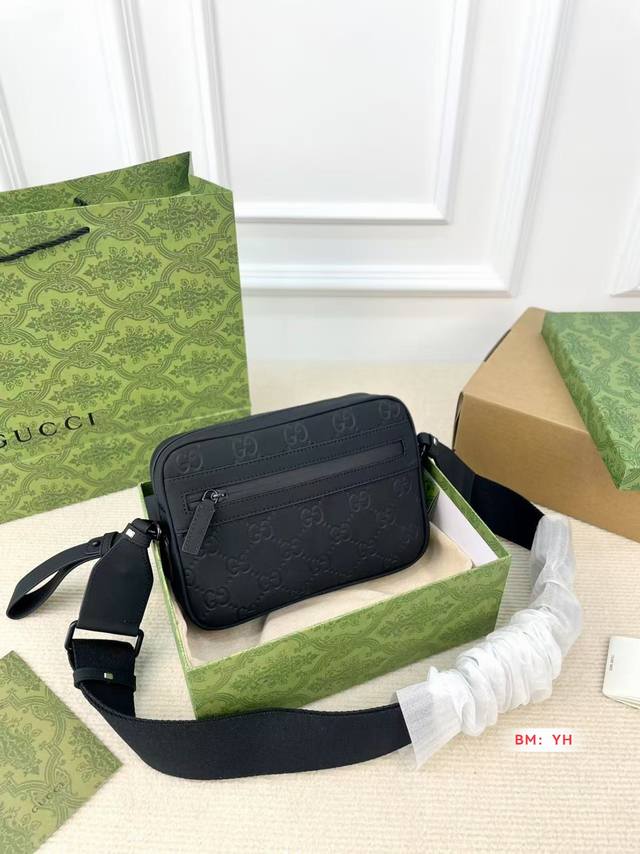 配折叠礼盒 酷奇相机包 Gucci更高级时髦 日常出门首选时尚弄潮儿必备款哦尺寸：20*13