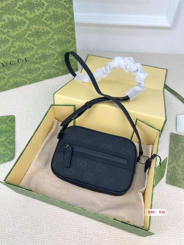 配折叠礼盒 酷奇相机包 Gucci更高级时髦 日常出门首选时尚弄潮儿必备款哦尺寸：18*13