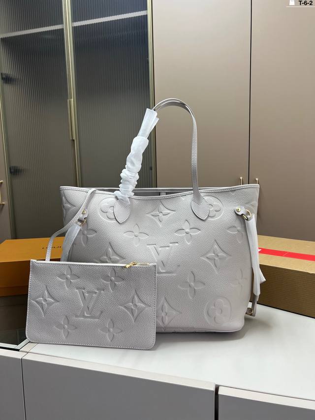 牛皮 Lv Neverfull 经典入门款购物袋 骨灰级产物！经典到无可复制！ 最最最经典畅销颜色！ T-6-2尺寸32×28折叠盒飞机盒
