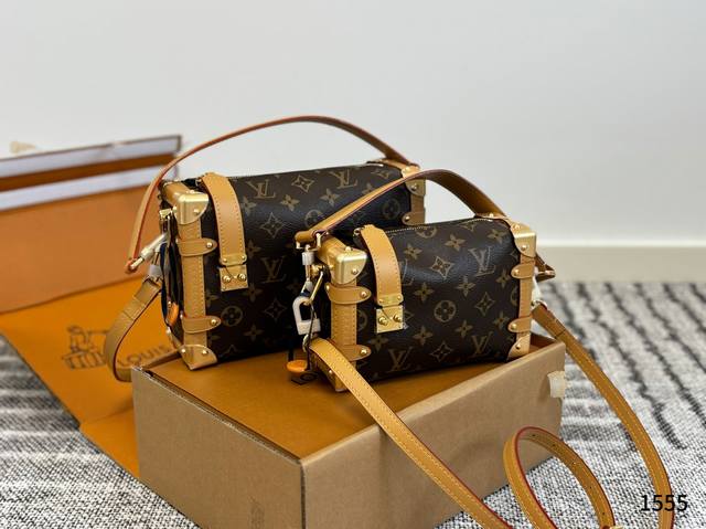 Size：23*16Cm 大 18*13Cm 小 超时空爆款 Lv 23王炸新款包Trunk 谷爱凌 走秀小软箱S来了终于 超级洋气 Upupup 搜索Lv 软