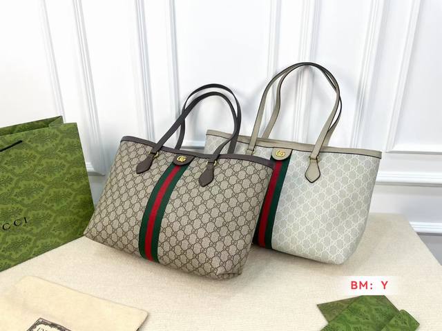 Gucci古驰Ophidia托特购物袋 经典款，复古设计～ 标志性印花，完全不怕脏！ 轻便耐用，巨能装 简约大方，非常好搭 尺寸：37*28